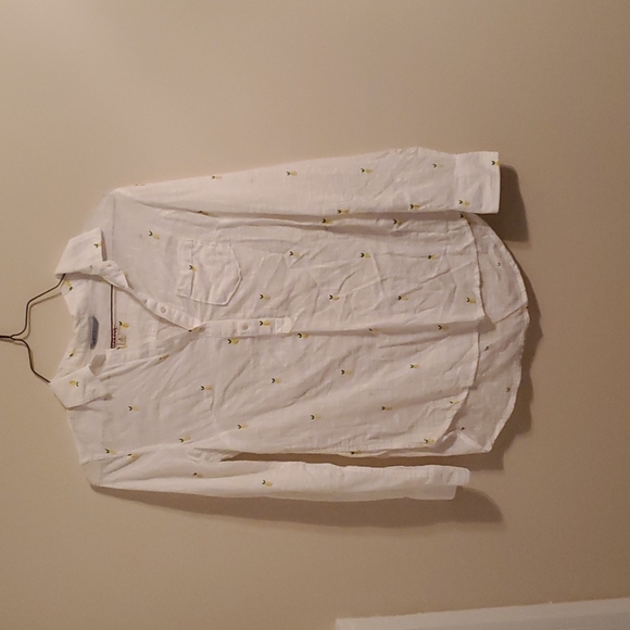 Merona Tops - Merona brand white 3/4button up shirt with pineapples